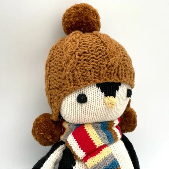 VGUC cuddle + kind Everest The Penguin 13" Hand-Knit Doll, Stuffed Animal - Picture 5 of 16